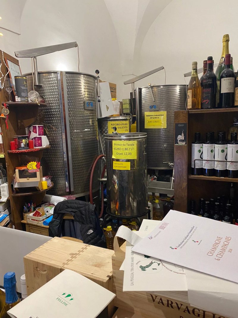 Enoteca Mieru -wine Shop