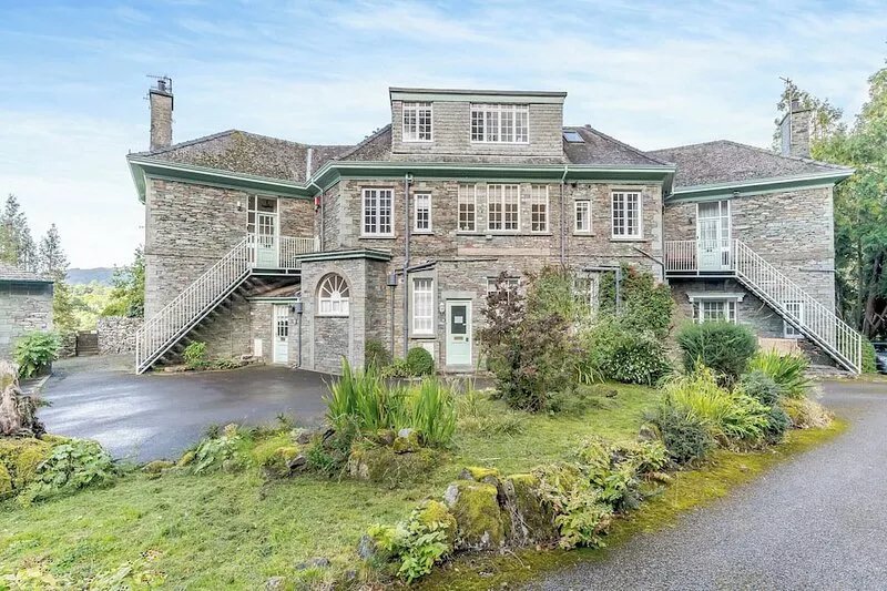 Enjoy stunning fell views from this grand apartment.