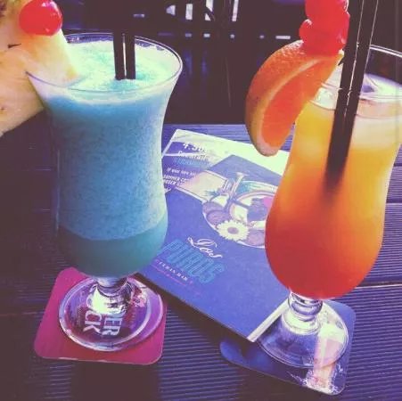 Los Puros Cuban Bar