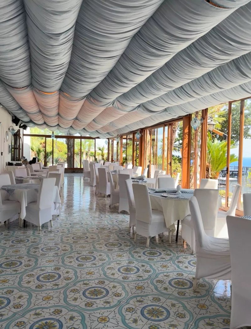 L'Incanto Restaurant & Suites