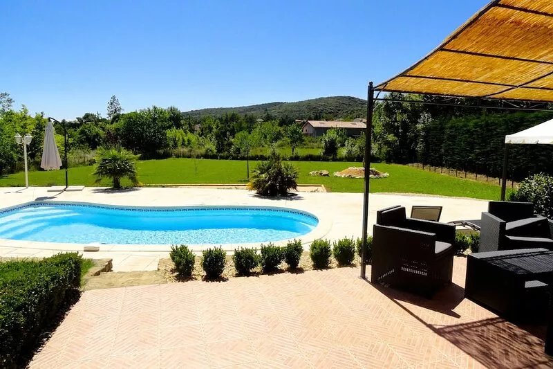 Near Uzes new-Villa 8 pers Deco neat Relaxation Sun-Calm-Pool View