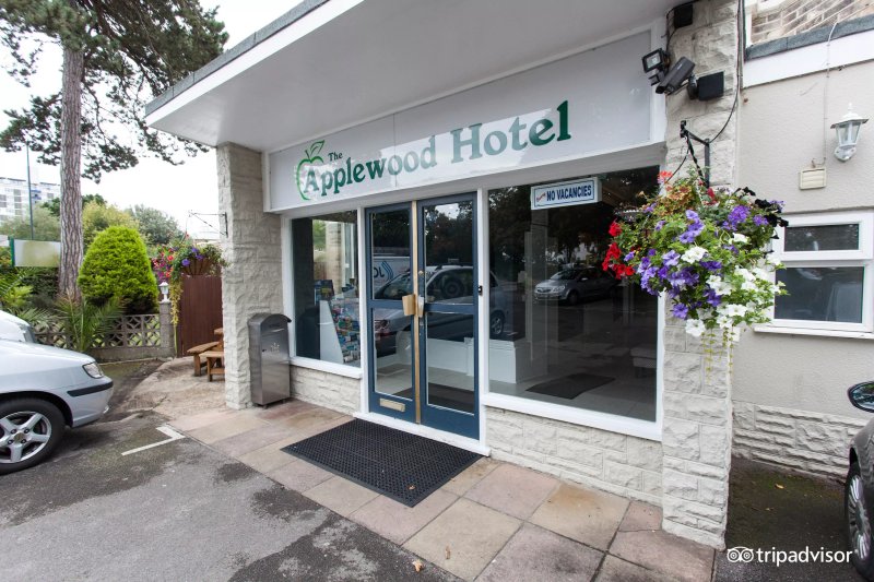 Applewood Hotel