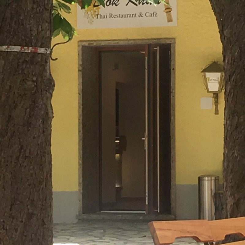 Dok Khun Thai Restaurant & Cafe