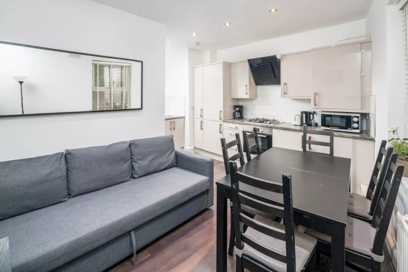OYO Home Shoreditch Executive Deluxe 3 Bedroom