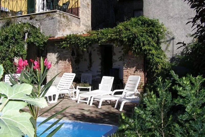 Villa with private pool and free Wi Fi internet. Sleeps up to 8 people in comfo