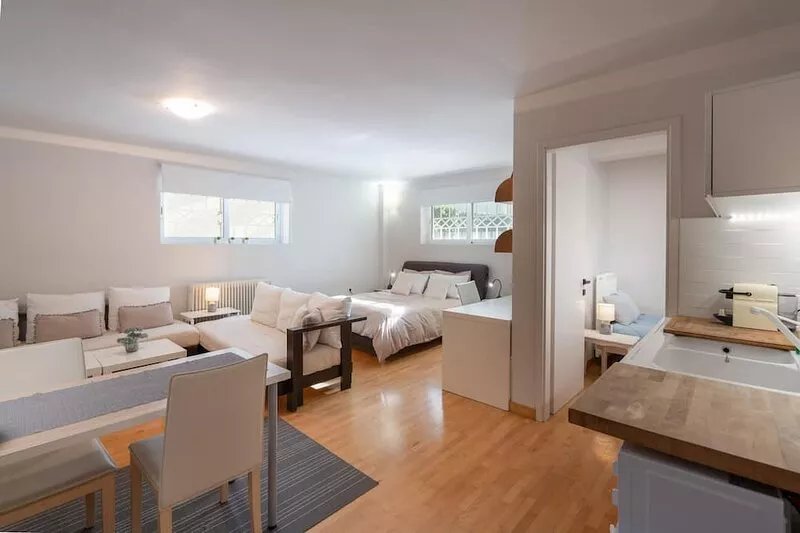 Glyfada Studio for 2 to 5 guests ideally located walking distance to everywhere