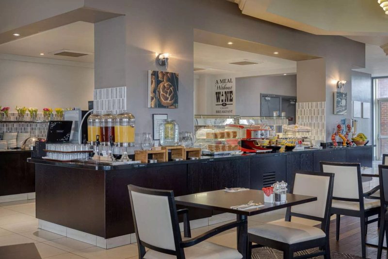 DoubleTree by Hilton Dartford Bridge