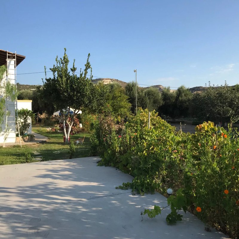 Hotel Level House