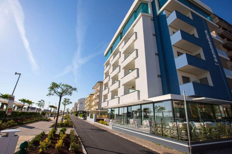 Commodore Hotel