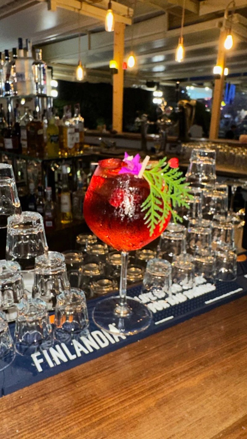 Aura Bar & Grill