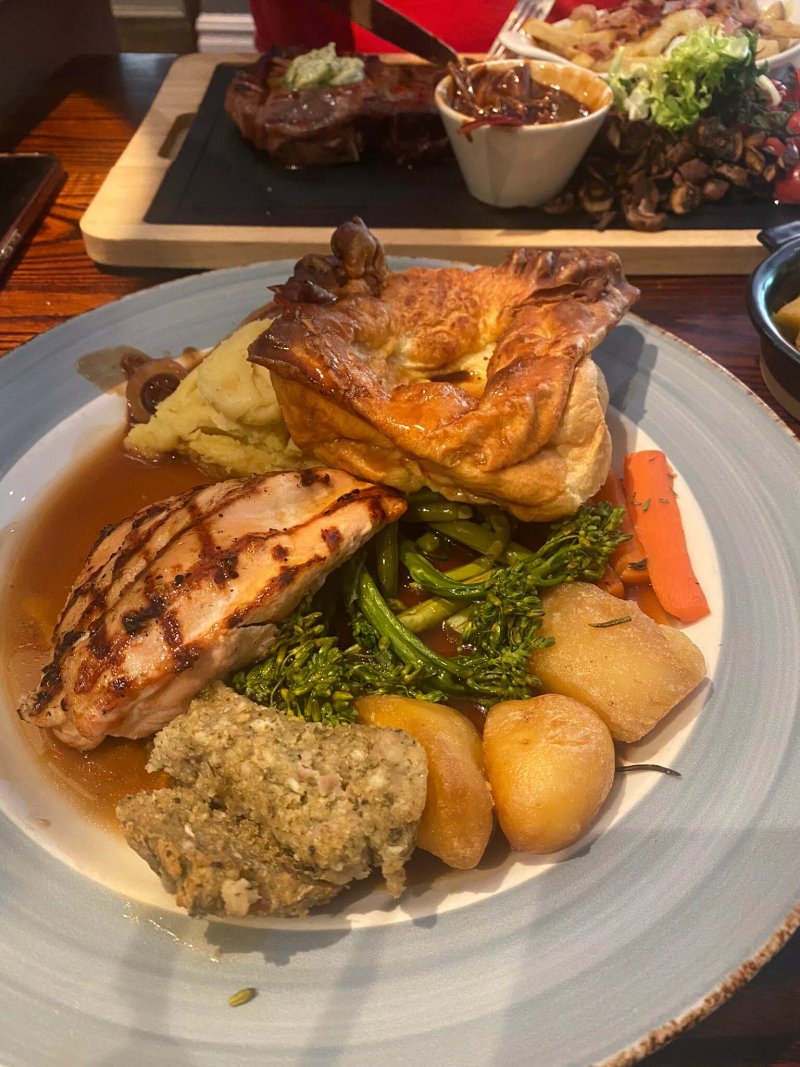 Catch Corner - Pub & Grill