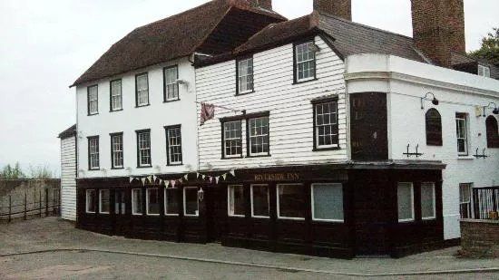 Three Daws Riverside Inn