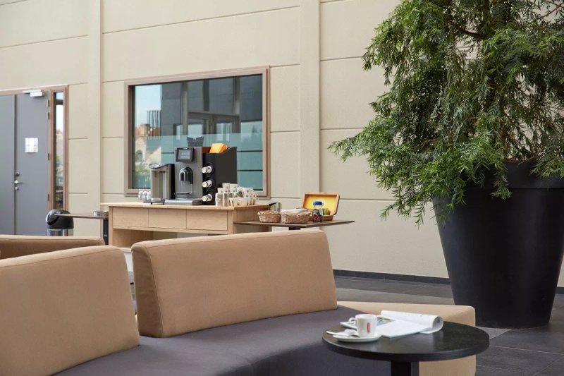 Mezzo Hotel & Business