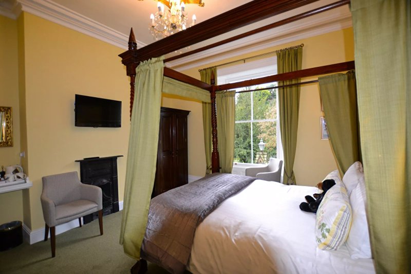Glendon Guest House
