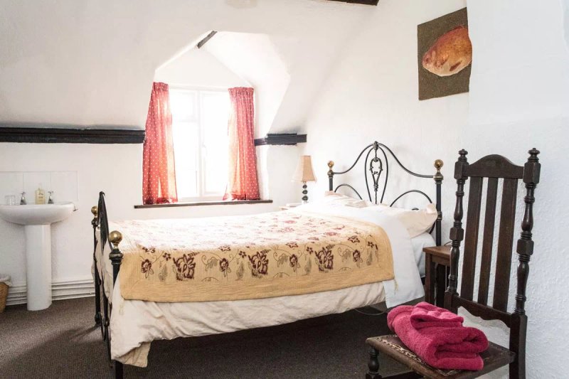 The Old Stables Guest House and Suites