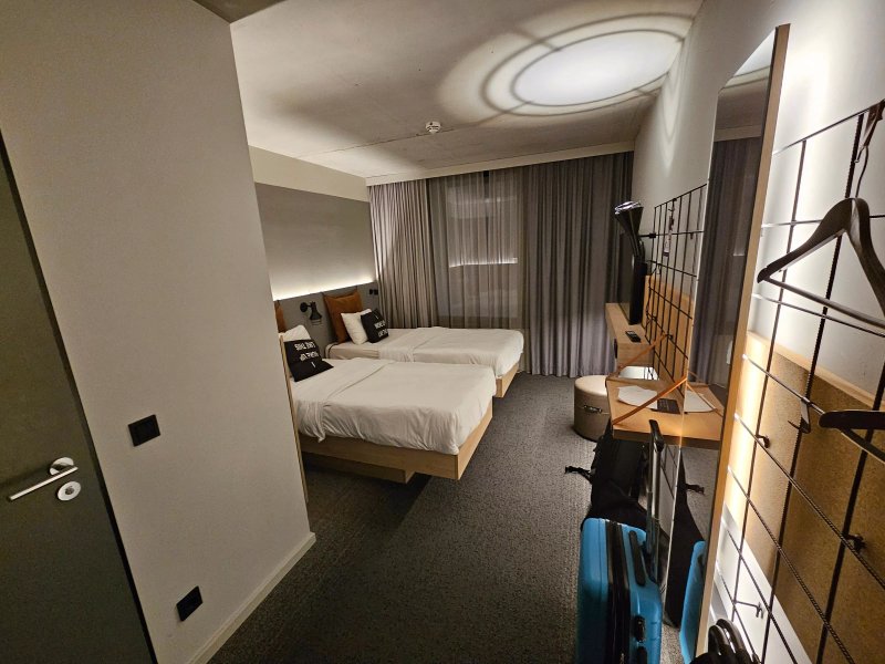 Moxy Frankfurt City Center