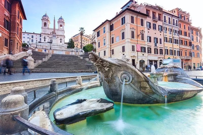 Central between Spanish Steps and Trevi Fountain 2 double bedrooms WI FI