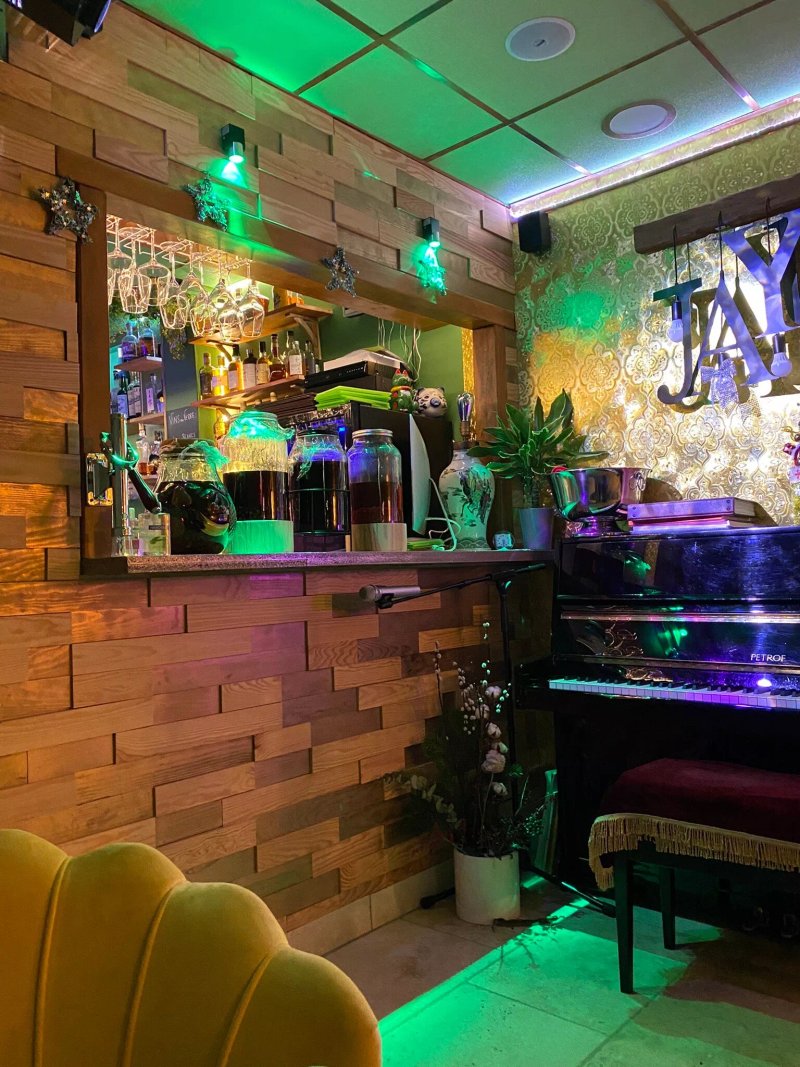 Jayuna Piano Bar-Restaurant