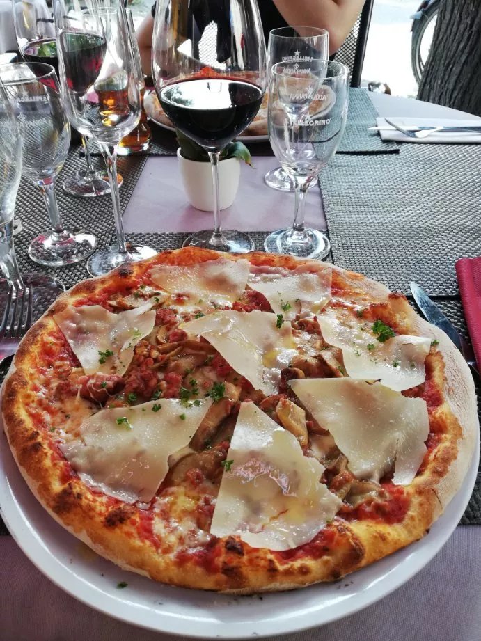 Ristorante con Pizzeria Neutor