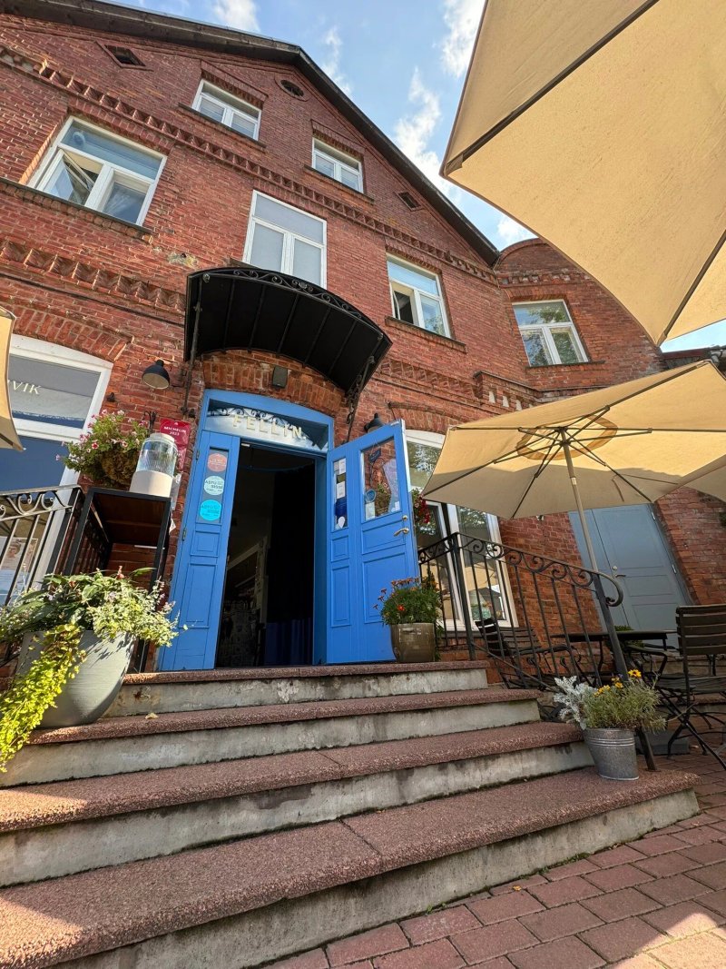Restaurants & cafés