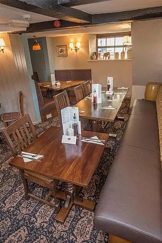Man of Ross Inn