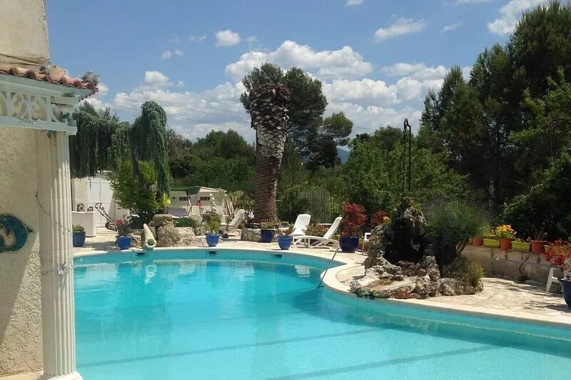 Peaceful setting at the foot of the Garlaban