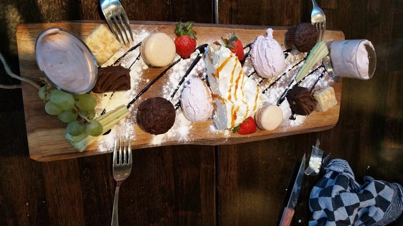 Friends Grand Cafe