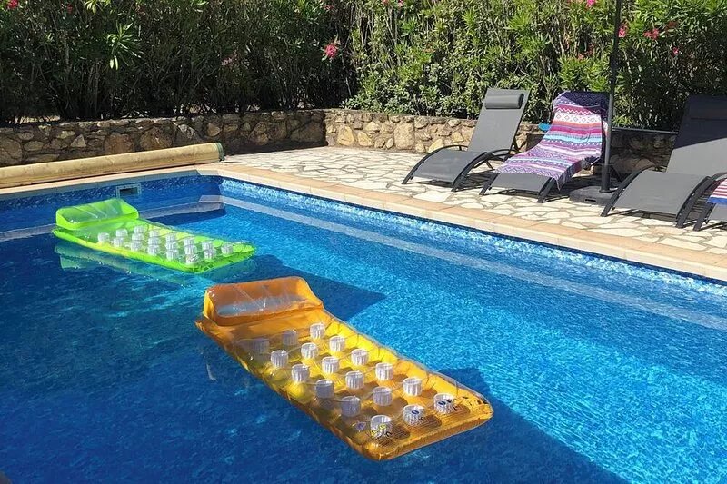 Villa with pool in secluded garden * amazing views * walking distance of village