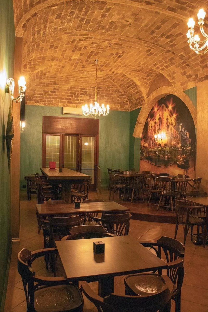 Louis's Irish Pub