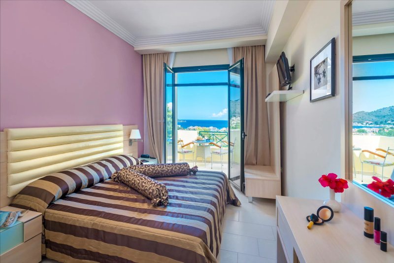 Ai Yannis Suites and Apartments Hotel