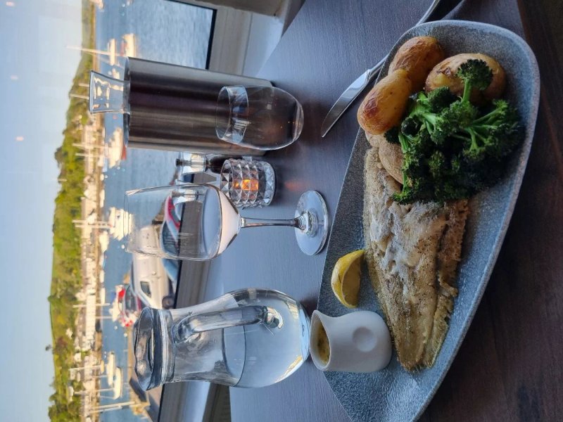The Water's Edge Reastaurant