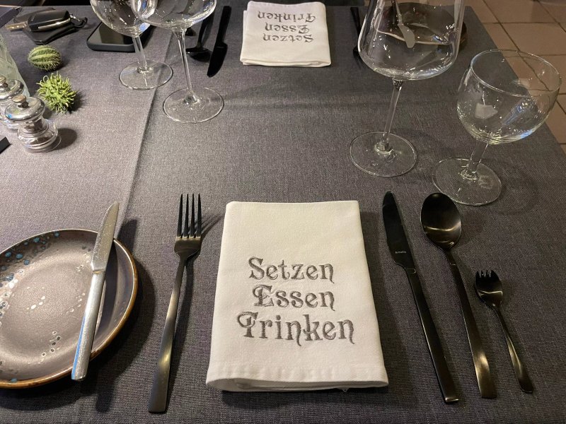 Im Esszimmer