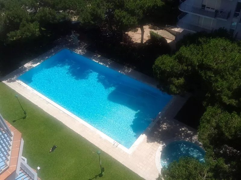 Large apartment on the beachfront, quiet, beautiful views of the sea, with gara