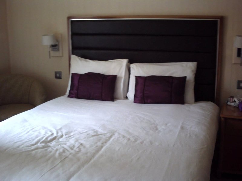 Redstones Hotel
