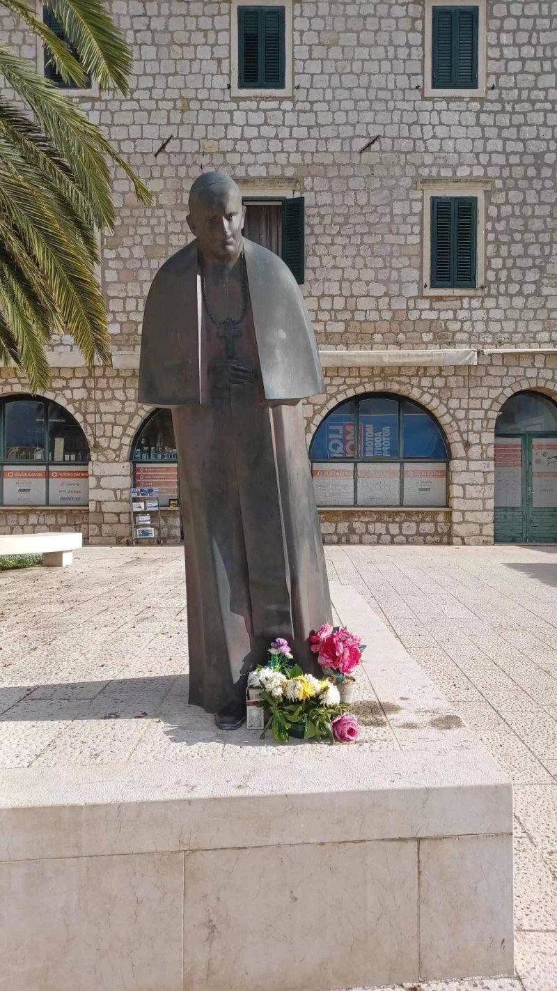 Statue Of Pope John Paul Ii