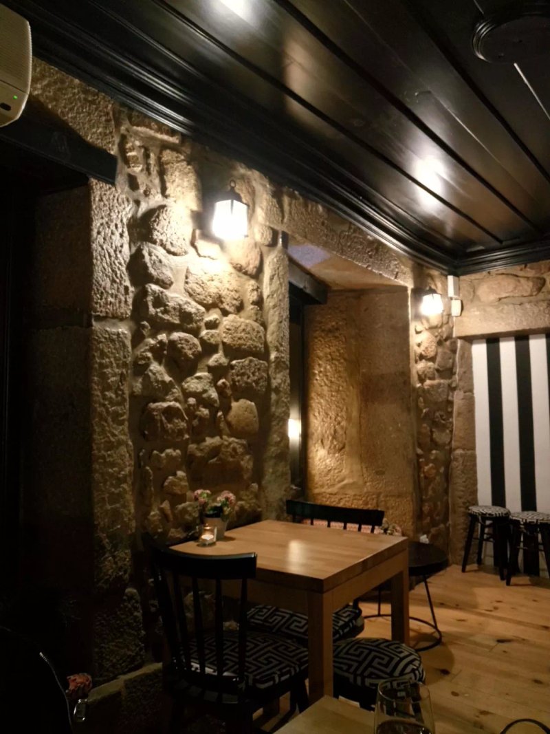 Nocha's TAPAS & WINE