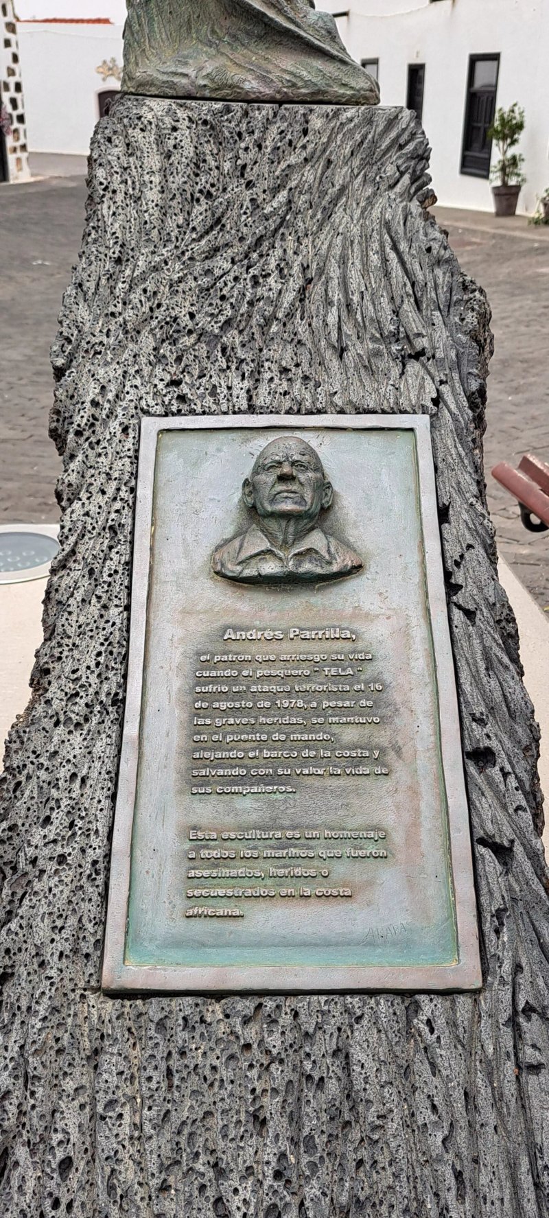 Estatua De Andres Parrilla
