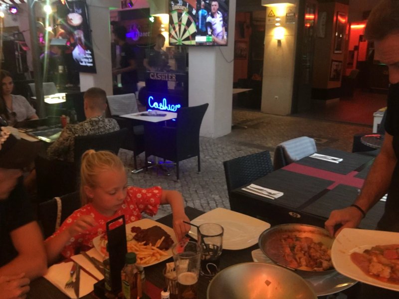 Central Planet Bar