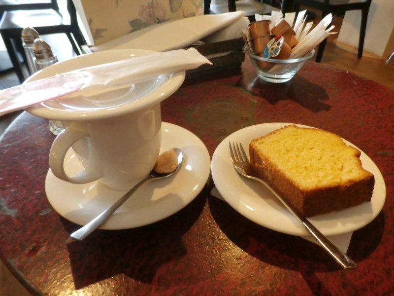 Bernhard Bar Cafe