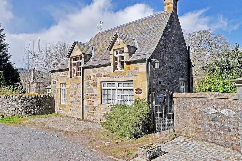 2 bedroom accommodation in Birnam, near Dunkeld