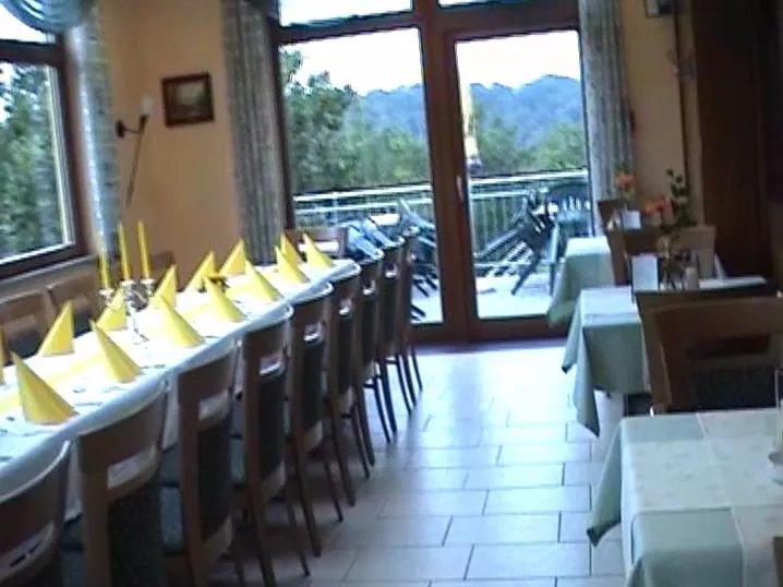 Burgschanke, Restaurant & Hotel