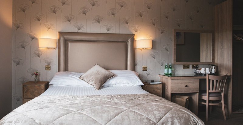 BallycanalMoira Accommodation - B&B & Self Catering cottages