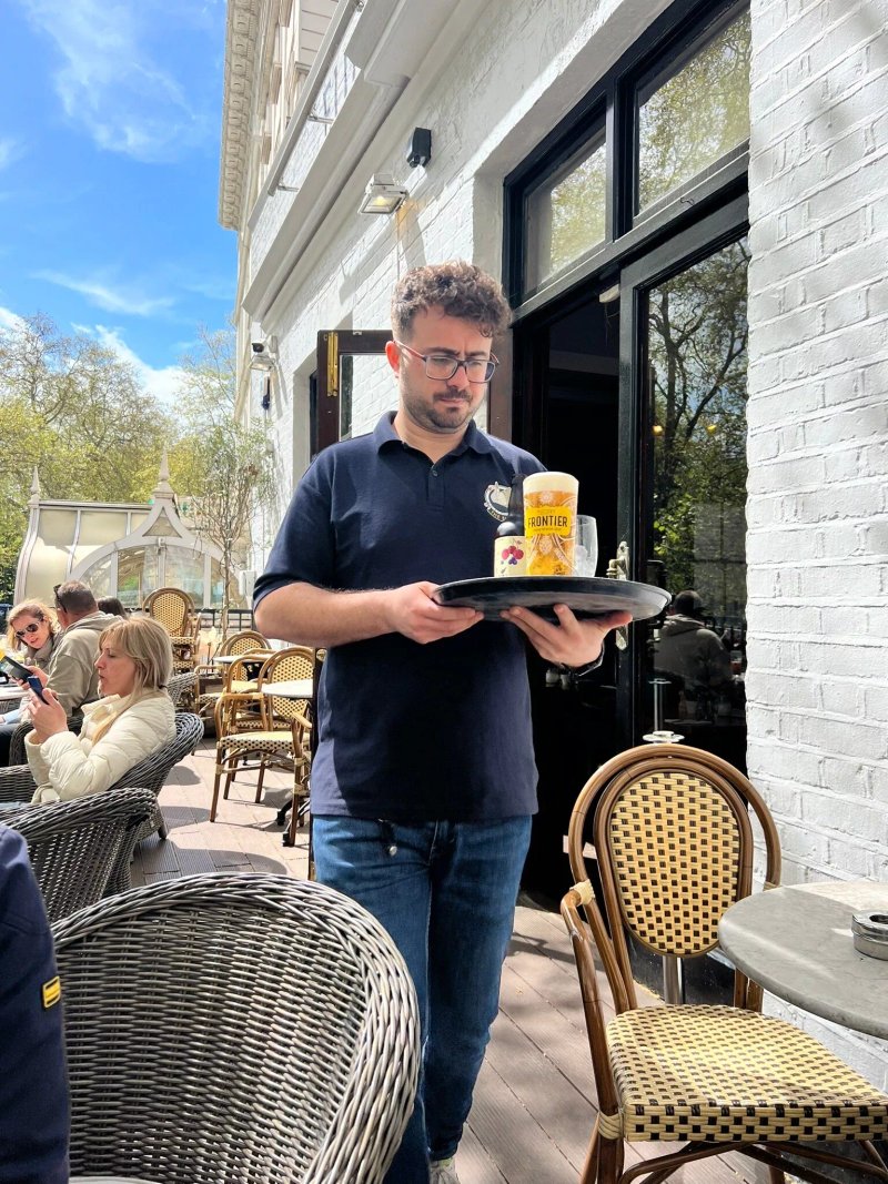 The Swan, Hyde Park