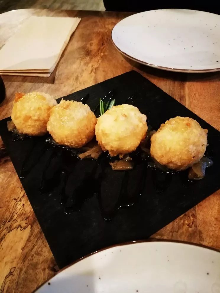 Canas y Tapas