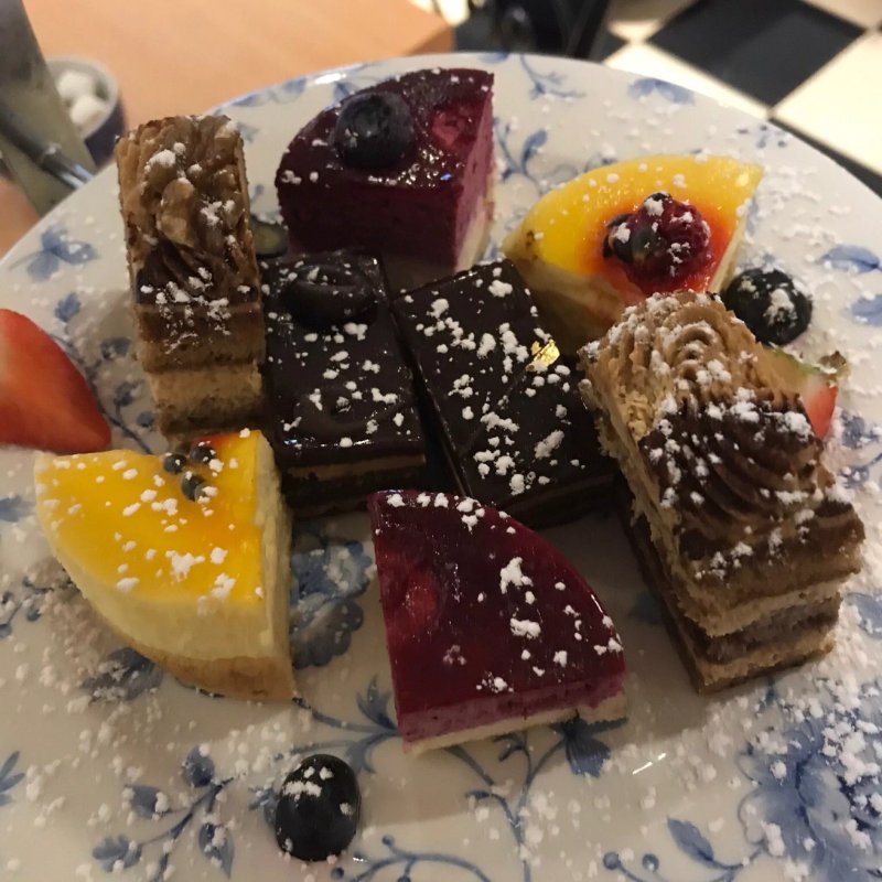 Yalbury & Yvon's Cafe Wine bar