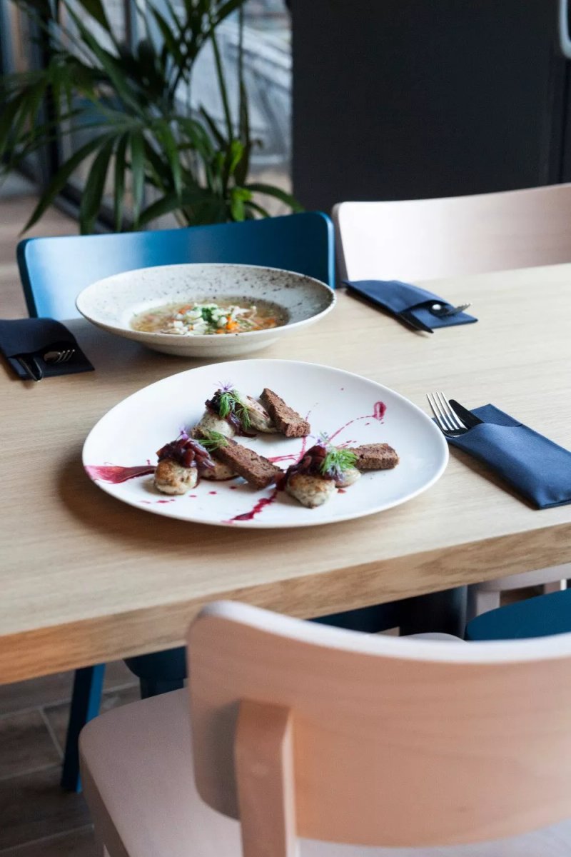 M15 Restaurant & Bar