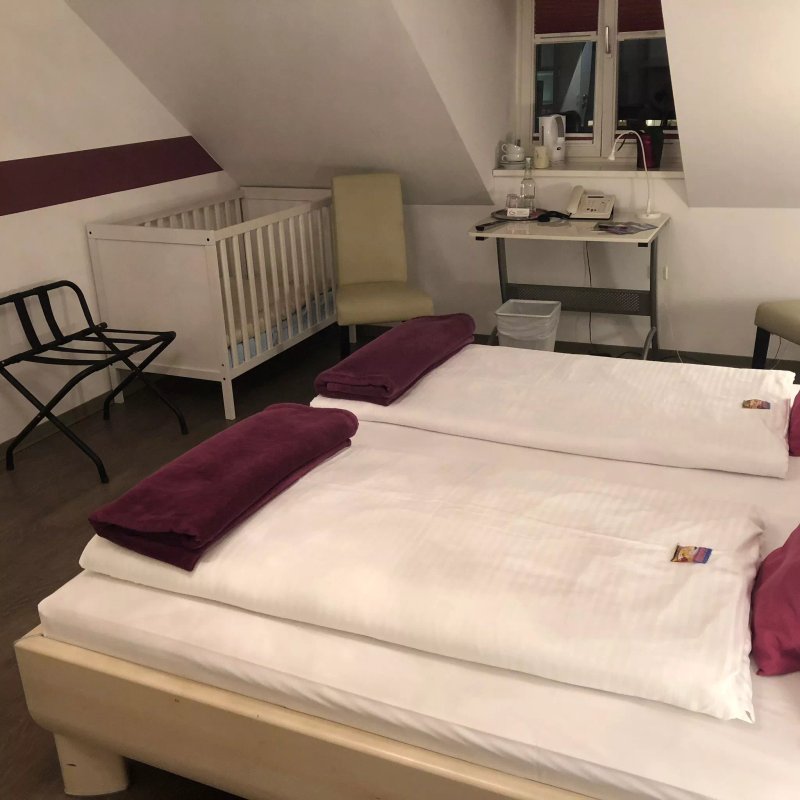 Hotel DAH-Inn