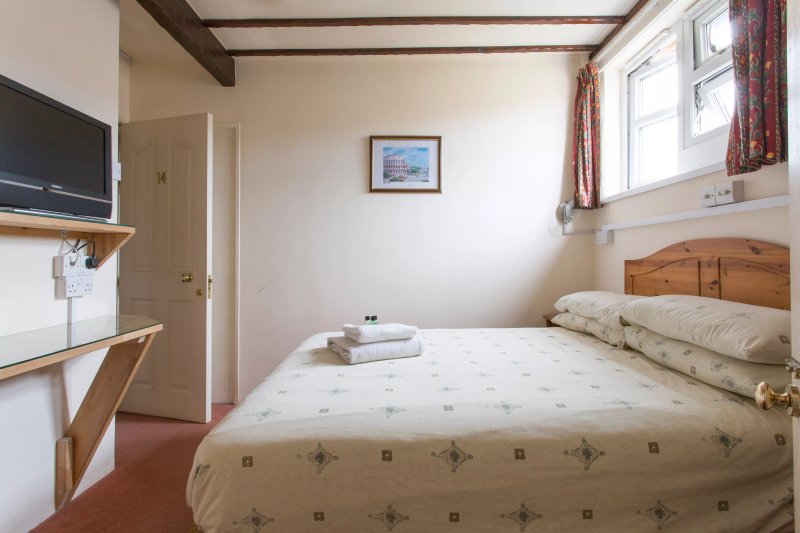Oakwood Bed and Breakfast Heathrow