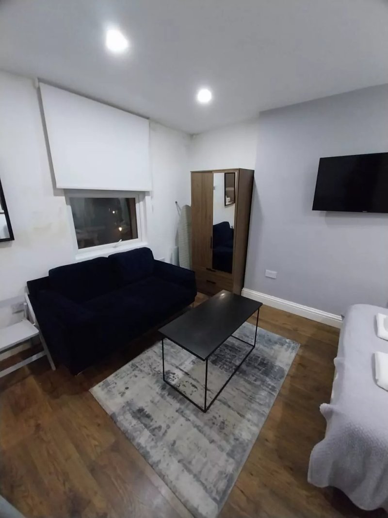 Earl's Court by Capital