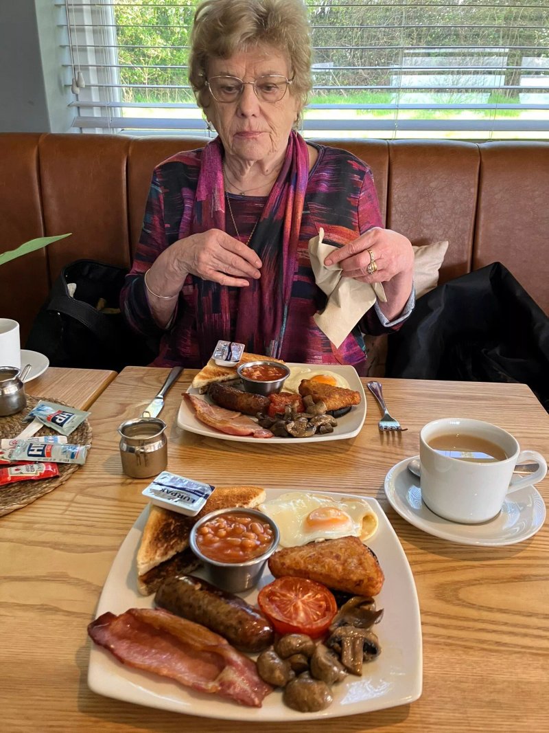 Stretton Hall Farm Shop Cafe